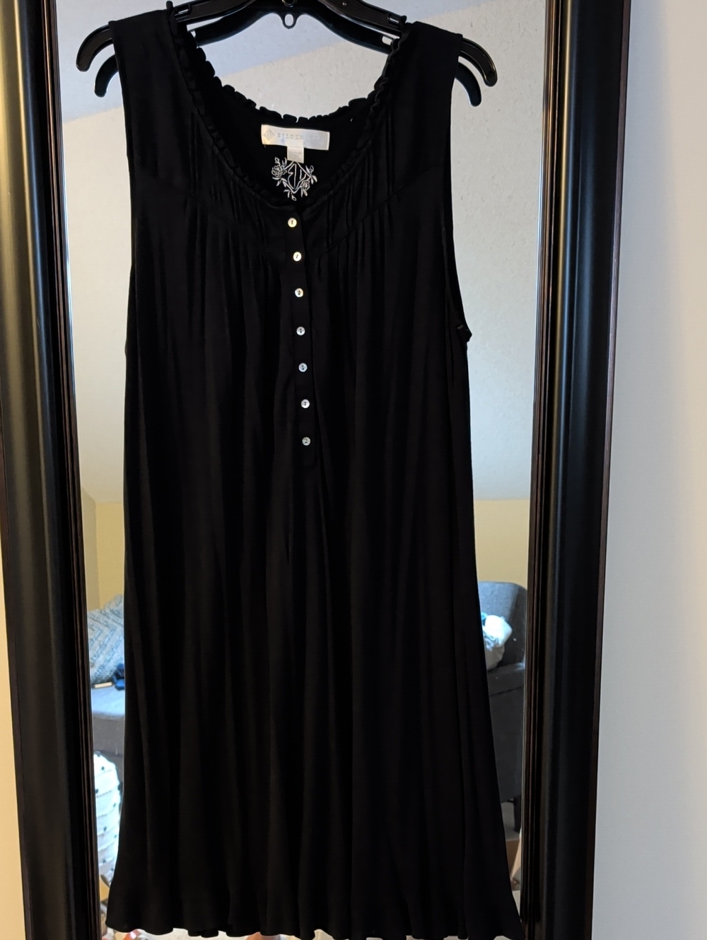 Eileen West Black Sleeveless Button-Front Nightgown